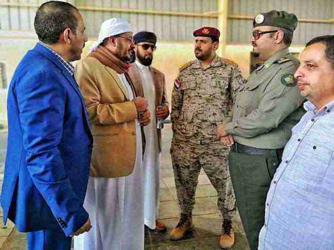 عطية يطلع على سير الاستعدادات لتفويج الحجاج اليمنيين في منفذ الوديعة