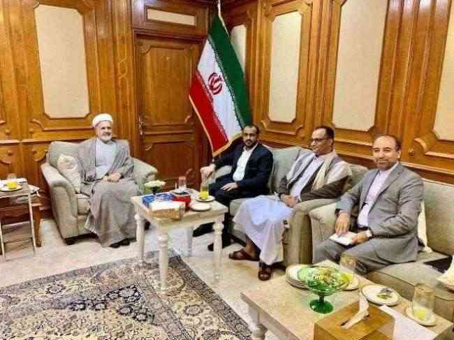 قيادات حوثية تلتقي مسئول إيراني في مسقط