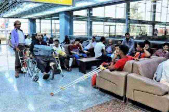 على نفقة الامارات. . 31 جريحا بغادرون عدن للعلاج في مستشفيات الهند