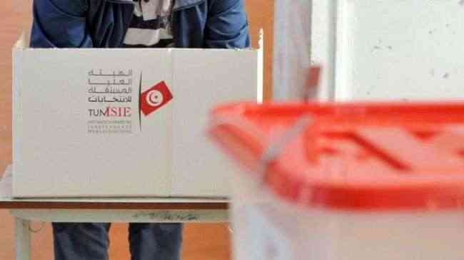 شاهد بالصور.. 10 مترشحين للرئاسة التونسية في يوم واحد