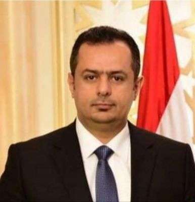 أول تعليق رسمي لرئيس الحكومة الشرعية حول ما يجري في عدن