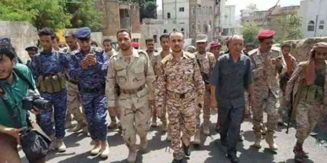 تعز: قائد الحشد الإخواني يزور البيرين ويعلن الحرب
