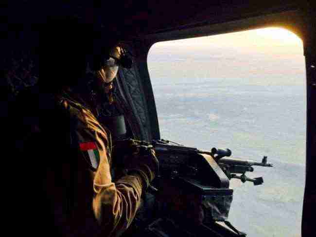 صحيفة دولية : "الشرعية" أول المتضررين من مغادرة القوات الإماراتية اليمن