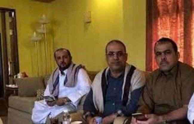 مطلوب دولي في قوائم الإرهاب يقود حراسة وزير في حكومة الشرعية .. الأسم والصورة