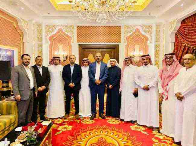 الزُبيدي يلتقي عدد من القيادات الجنوبية في السعودية .. تفاصيل