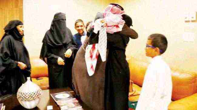 تفاصيل جديدة حول الأسير السعودي العائد إلى أهله